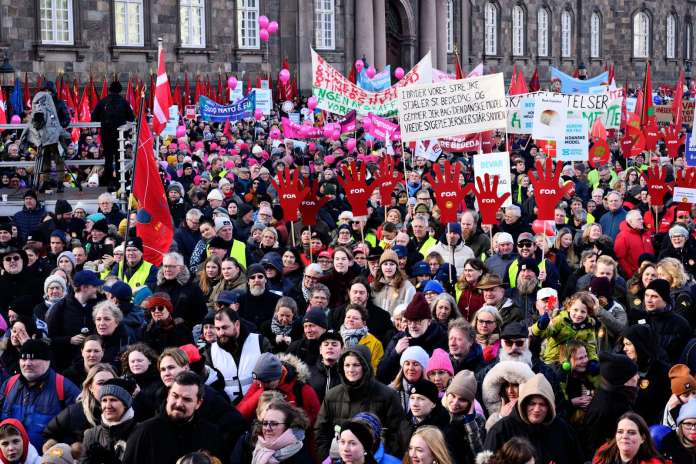 50.000 samlet til bededags-demonstration: Se billederne fra ...