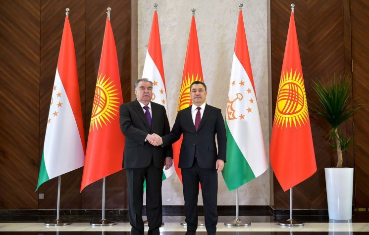 Il Tagikistan firma uno storico accordo con il Kirghizistan e approfondisce la cooperazione con la Russia
