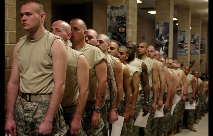 La crisi dei reclutamenti nelle forze armate Usa solleva il velo su una società in pezzi